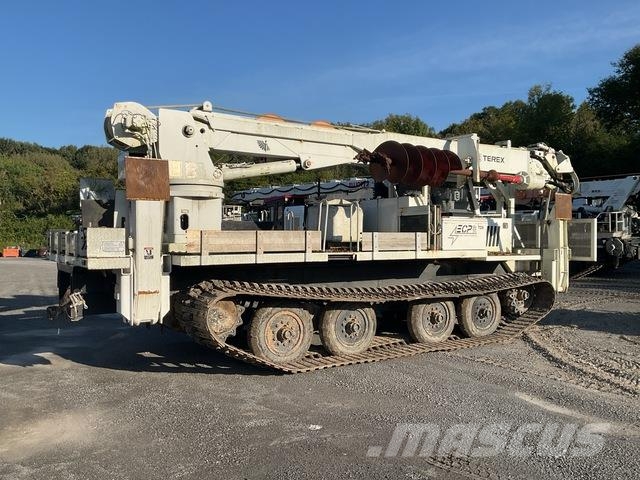 Camoplast GT3000 HY Kāpurķēžu ceļamkrāni