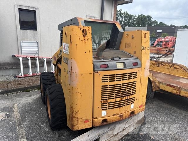 CASE 60XT Міні-навантажувачі