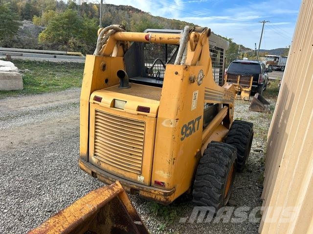 CASE 95XT Міні-навантажувачі