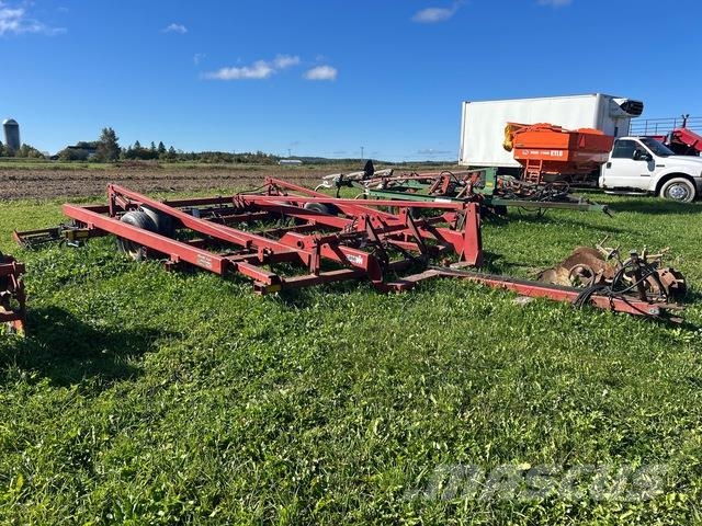 Case IH 4200FLCU Cultivators