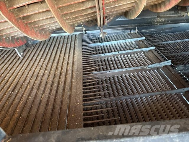 Case IH 8240 Sklízecí mlátičky