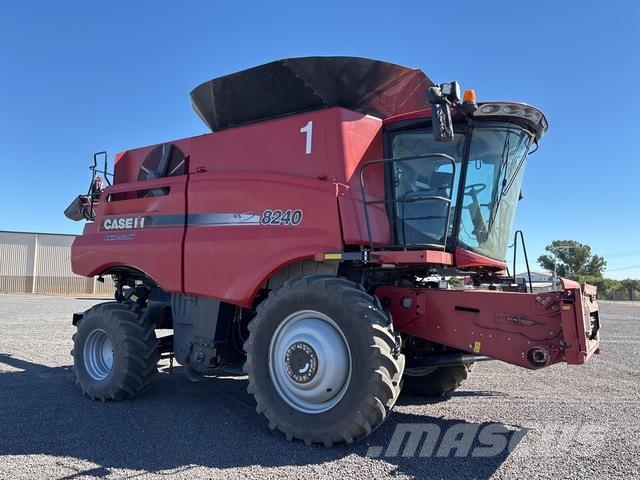 Case IH 8240 Sklízecí mlátičky