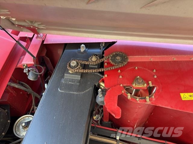 Case IH 8240 Sklízecí mlátičky