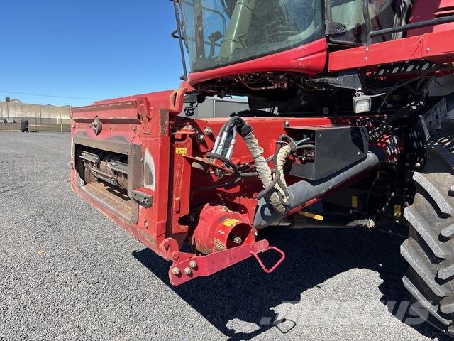 Case IH 8240 Sklízecí mlátičky