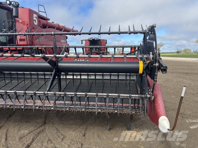 Case IH 8250 Mietitrebbiatrici