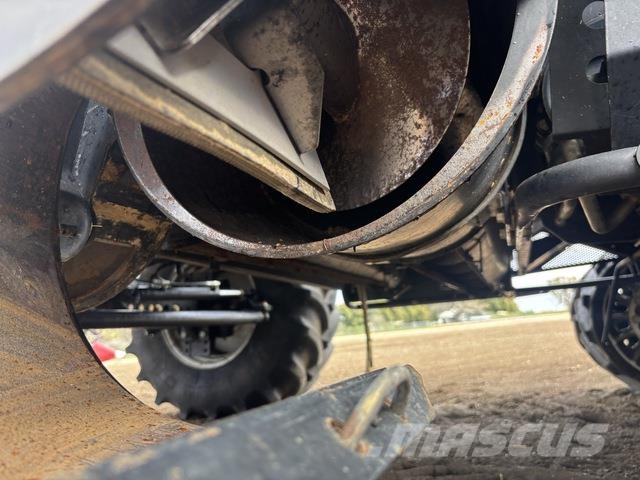 Case IH 8250 Mietitrebbiatrici