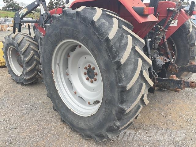 Case IH JX1080U Tractoren
