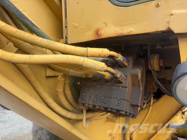 CAT 130G Grader