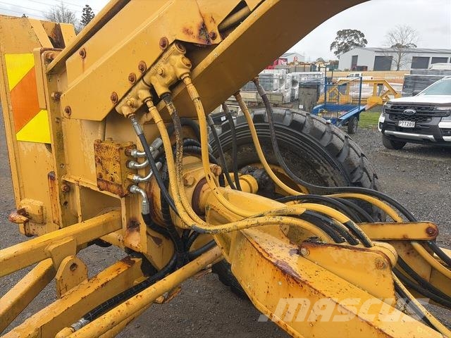 CAT 130G Grader