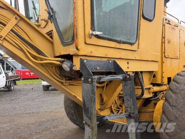 CAT 130G Grader