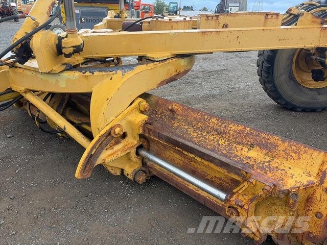 CAT 130G Grader
