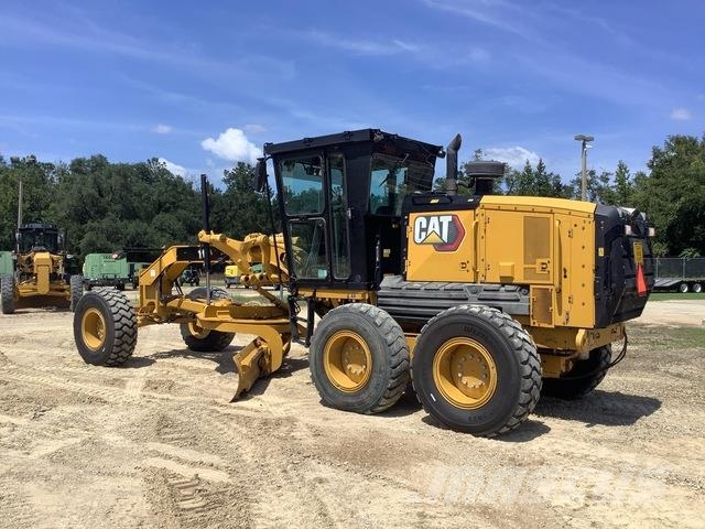 CAT 140 Graders