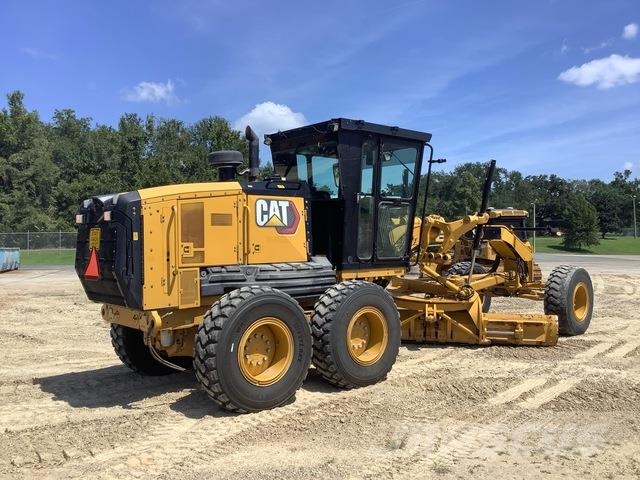 CAT 140 Graders