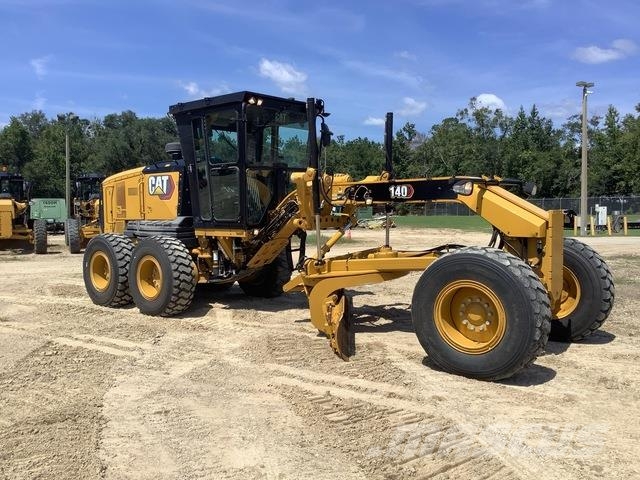 CAT 140 Graders