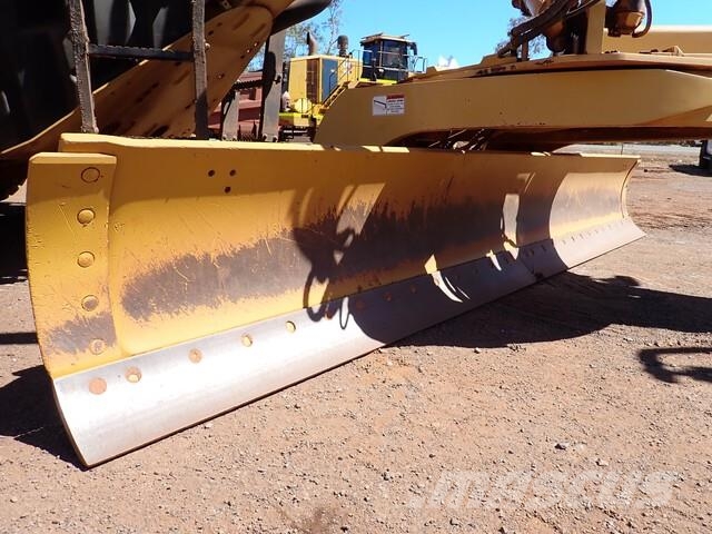 CAT 160M Grader
