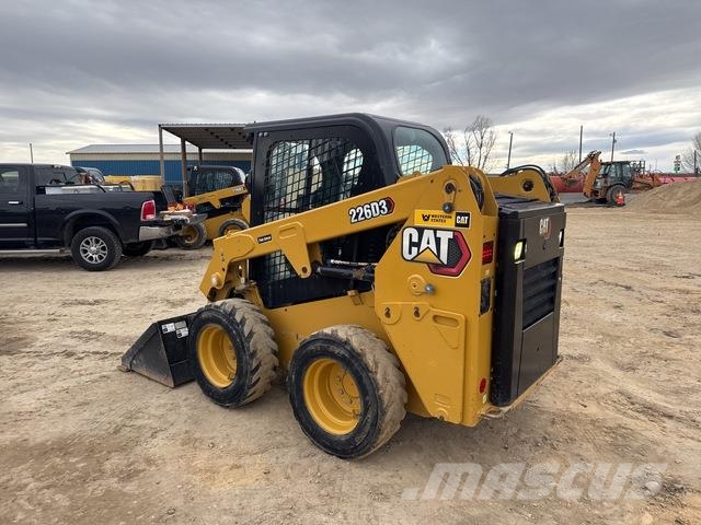 CAT 226D3 Lietoti riteņu kompaktiekrāvēji