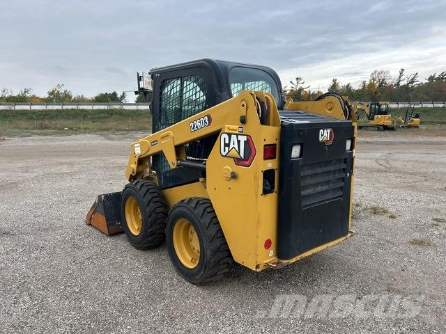CAT 226D3 Lietoti riteņu kompaktiekrāvēji