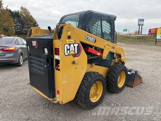CAT 226D3 Lietoti riteņu kompaktiekrāvēji
