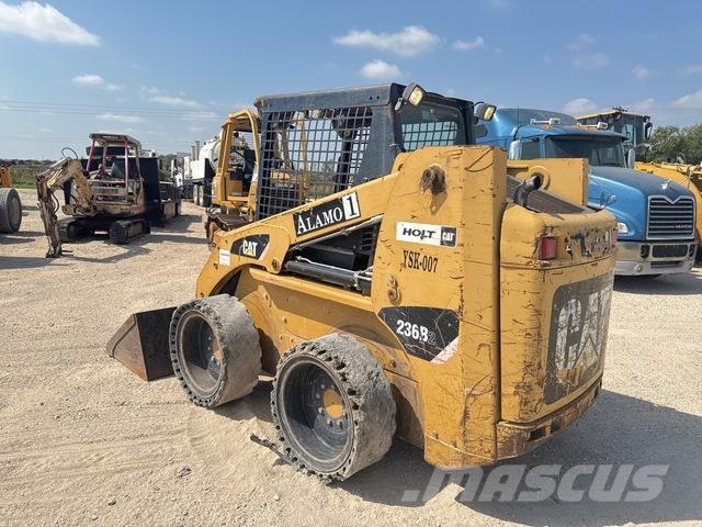 CAT 236B2 Schrankladers