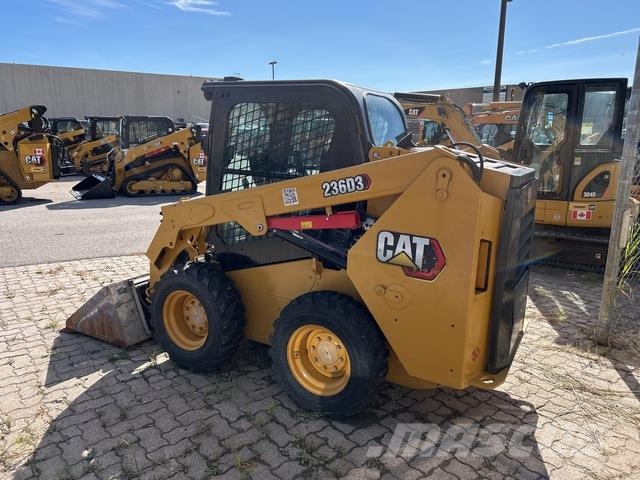 CAT 236D3 Krautuvai su šoniniu pasukimu