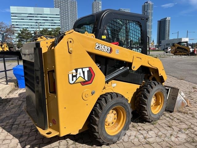 CAT 236D3 Krautuvai su šoniniu pasukimu