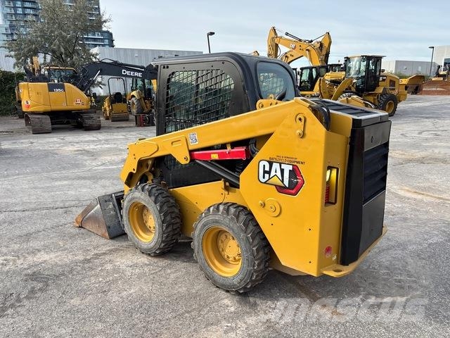 CAT 236D3 Skid steer loaders