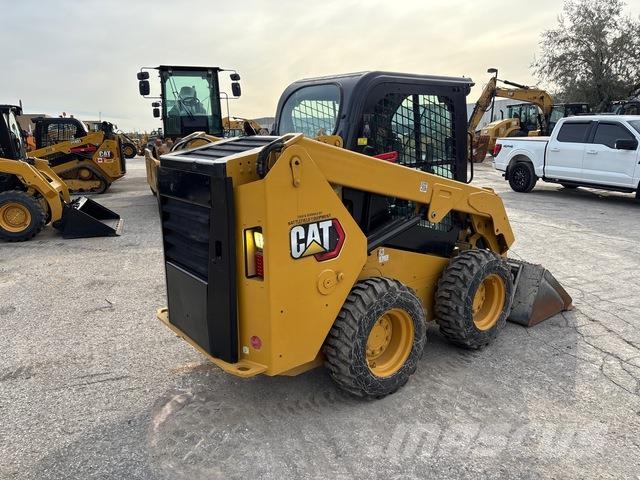 CAT 236D3 Skid steer loaders