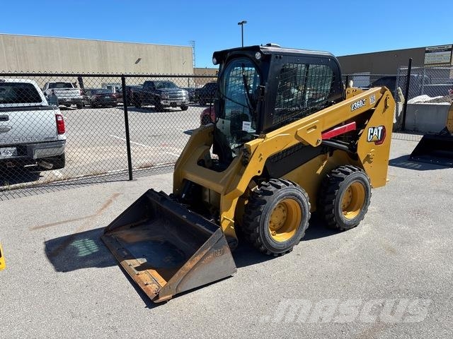 CAT 236D3 لوادر انزلاقية التوجيه