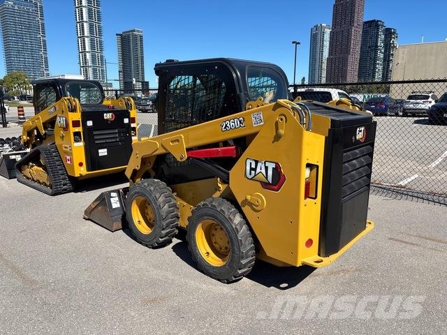 CAT 236D3 لوادر انزلاقية التوجيه