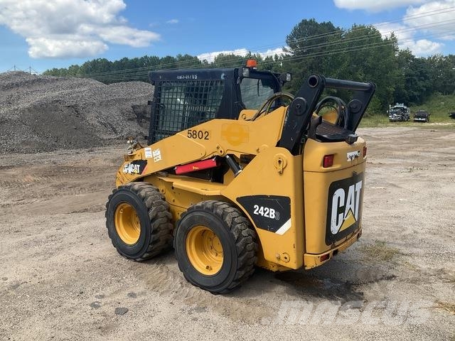 CAT 242B3 Minilæsser - skridstyret