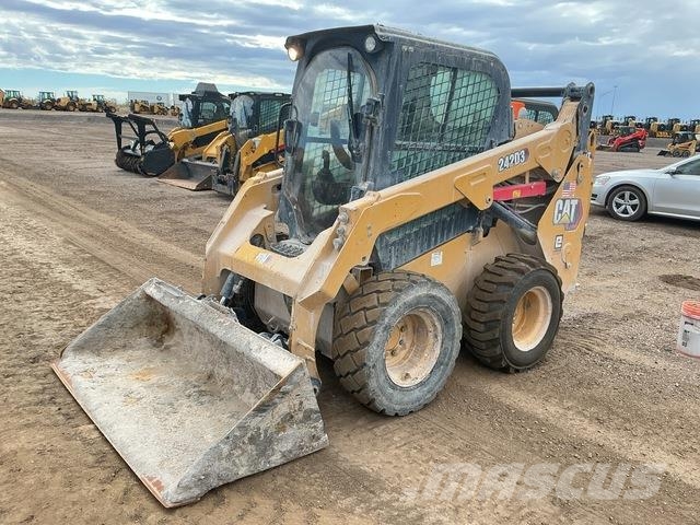 CAT 242D3 Skid steer mini nakladalci