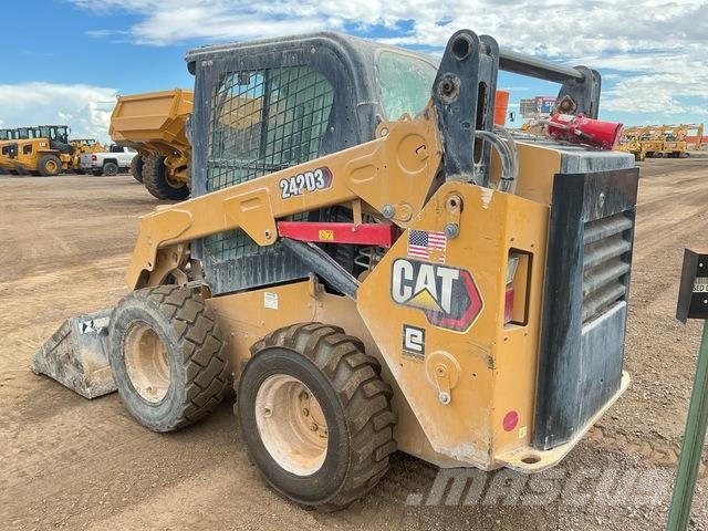 CAT 242D3 Skid steer mini nakladalci