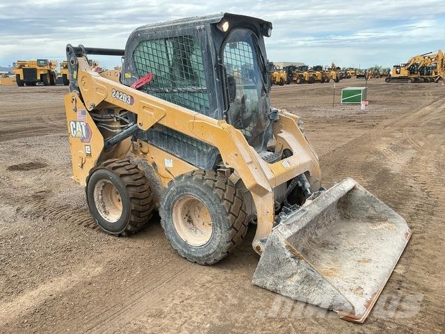 CAT 242D3 Skid steer mini nakladalci