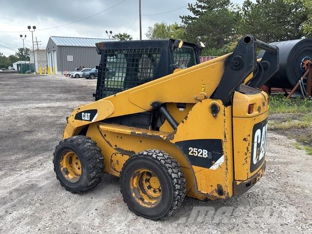 CAT 252B3 Skid steer mini utovarivači