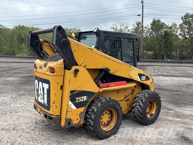 CAT 252B3 Skid steer mini utovarivači