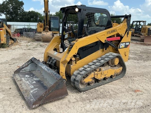 CAT 259D Mini Pale Gommate