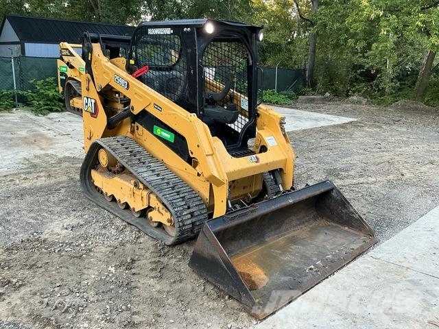 CAT 259D3 لوادر انزلاقية التوجيه
