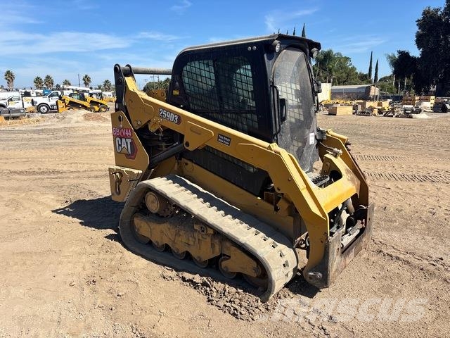 CAT 259D3 لوادر انزلاقية التوجيه