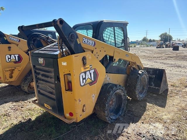 CAT 262D3 لوادر انزلاقية التوجيه