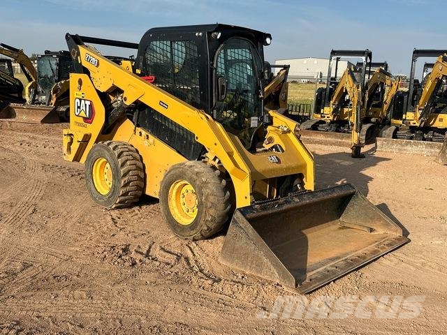 CAT 272D3 Krautuvai su šoniniu pasukimu