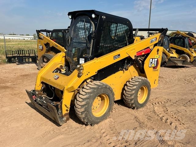 CAT 272D3 Krautuvai su šoniniu pasukimu