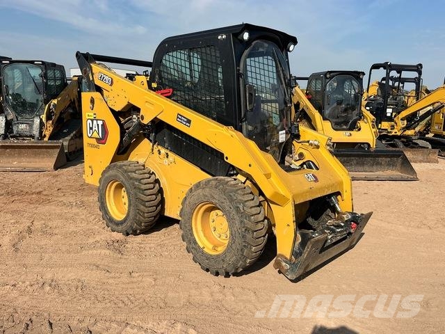 CAT 272D3 Krautuvai su šoniniu pasukimu