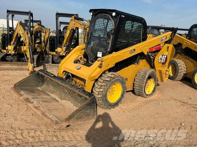CAT 272D3 Krautuvai su šoniniu pasukimu
