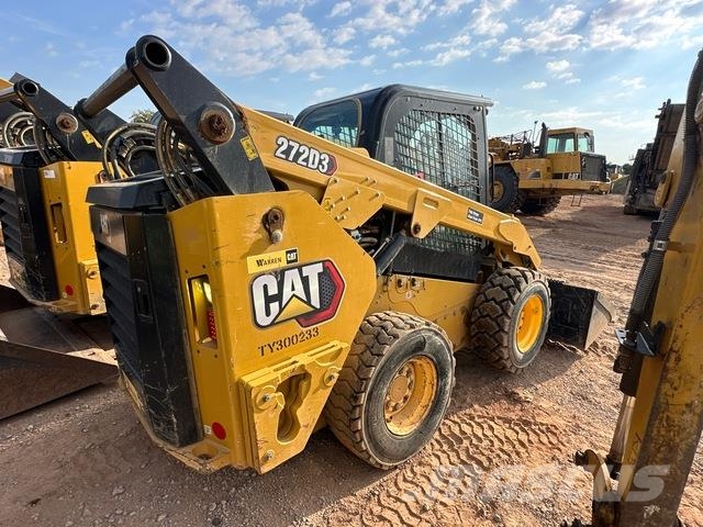 CAT 272D3 Krautuvai su šoniniu pasukimu