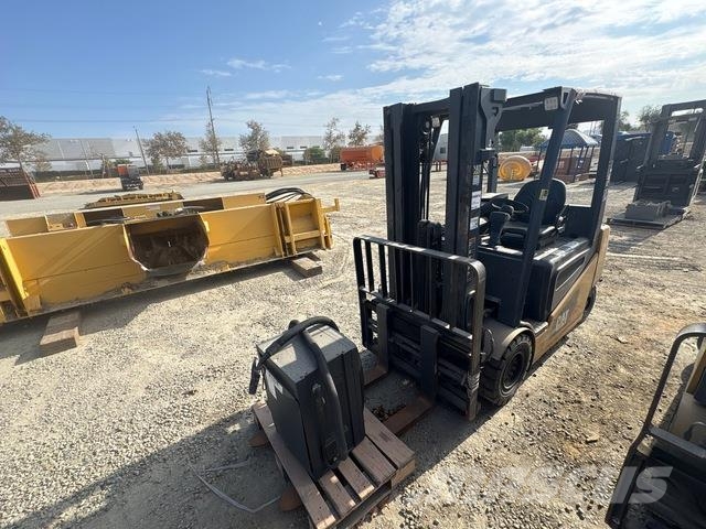 CAT 2EP6000 電動堆高機