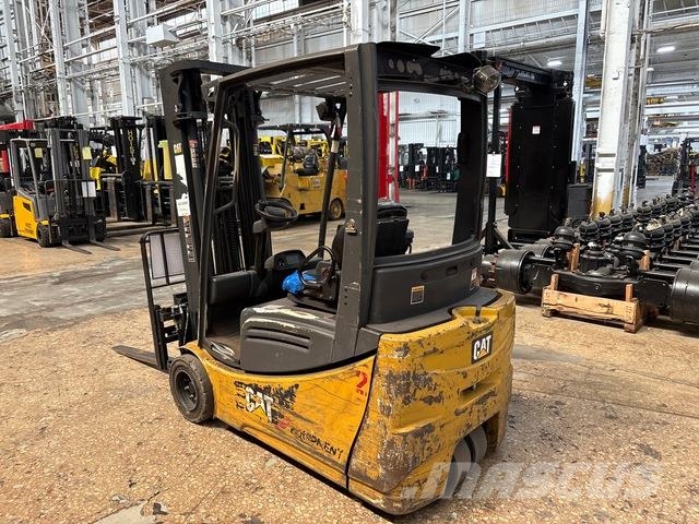 CAT 2ET4000 電動堆高機