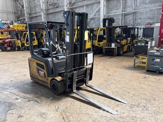 CAT 2ET4000 電動堆高機