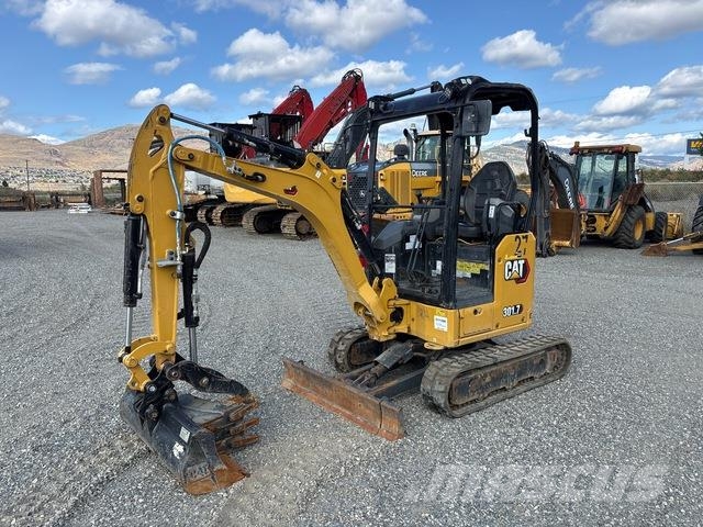 CAT 301.7 CR Pelle sur chenilles