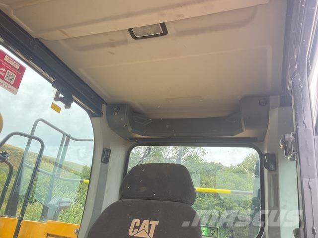 CAT 313GC حفارات زحافة