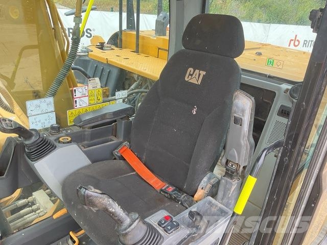 CAT 313GC حفارات زحافة